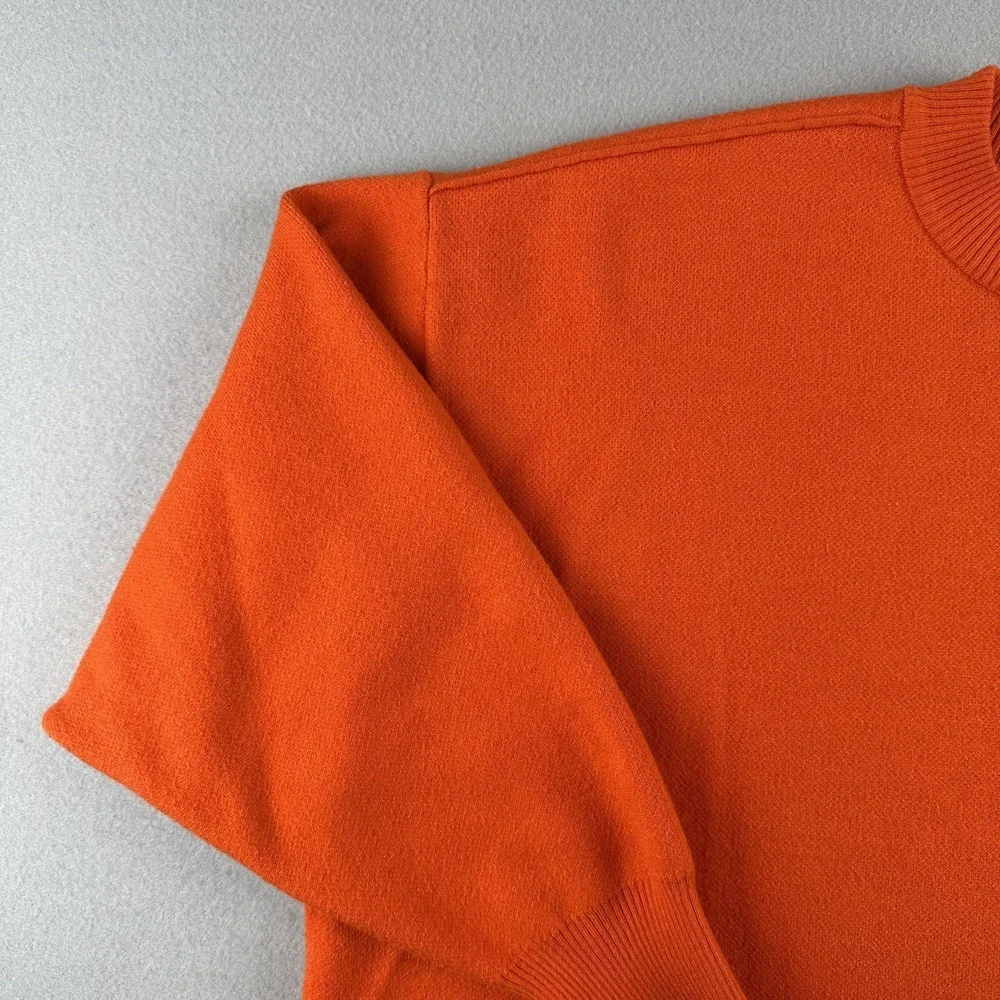 Lumiere‎ Women's Orange Crewneck Cropped Sweater Size Medium